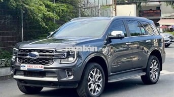 Ford Everest 2025 bàn Full 2 cầu odo 6.700km