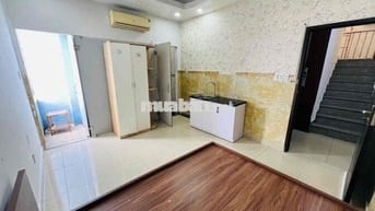 Cho Thuê Studio Ban Công Full Nội Thất Giá Rẻ_Ngay Công Viên Phú Lâm