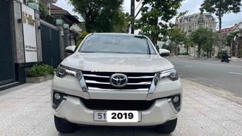 Toyota Fortuner 4x4 AT Xăng 2019 Trắng 75.000km