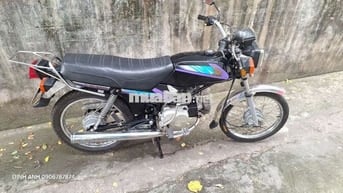 Honda Win 100 Cổ điển màu Đen