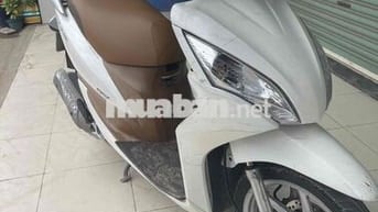 Honda Vision Trắng Xăng