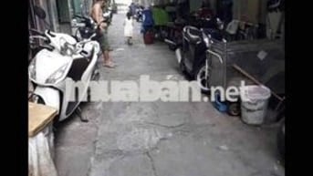 cần bán nhà gần khu ẩm thực Hồ thị kỷ quan 10 cũ