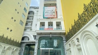 Cho thuê mặt bằng trệt - lửng tòa nhà văn phòng trung tâm Bình Thạnh