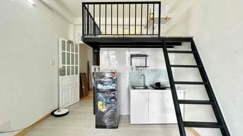 PHÒNG BAN CÔNG FULL NỘI THẤT GẦN CHỢ THẠCH ĐÀ- CV LÀNG HOA
