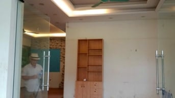 Cho thuê nhà nguyên căn tại Duy tân 60m2, 5 tầng. Mt 5m, nhận nhà ngay