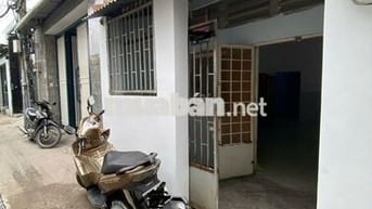Cho thuê nhà hẻm 80 Dương Quảng Hàm, DT: 4x17,5m. Gần nhà thờ Bến Hải