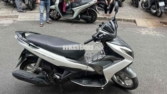 Honda Air Blade Trắng đen Tự động