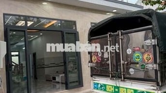 Nhà bán ngang rộng đúc lầu khu dân cư