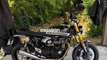 Triumph Speed Twin 1200 RS 2026 Sapphire Black
