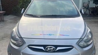 Hyundai Accent số tự động