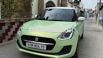 Suzuki Swift 2023 Xanh lá 26000 km xe chính chủ ko
