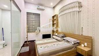 Cho thuê nhà 3 tầng - 3 phòng ngủ cao cấp - bồn tắm hiện đại.