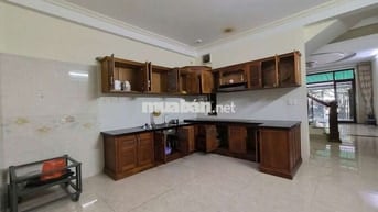Cho thuê nhà 3 .5 tầng  đường Nguyễn đình tựu