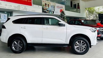 Isuzu MU-X B7 PLUS 4x2 AT 2025 Trắng
