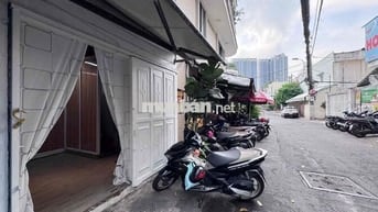 Siêu Rẻ!! Nguyên Căn 3x3m Trệt 1 Lầu Trống Suốt Hẻm Xe Tải 9M Q10