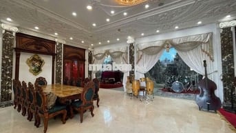 Cần cho thuê nguyên căn hẻm 781A Lê Hồng Phong. DT: 5 x 20m, 3 tầng.