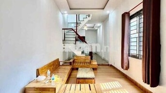 Cho Thuê Nhà Thoáng Mát DT 3,5x20 1Trệt 2Lầu 4Pn 3Wc Sân Rộng Hẻm Ôtô