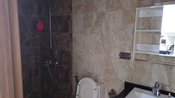 Cho thuê căn hộ chung cư Sky Central, Định Công, 3 phòng ngủ