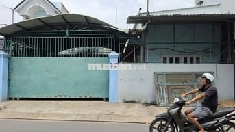 Bán nhà xưởng DT 11x40, mặt tiền nhựa Đông Thạnh 4, gần chợ Đông Thạnh