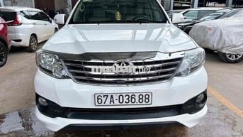 Toyota Fortuner Sportivo TRD Trắng Tự động 173k km