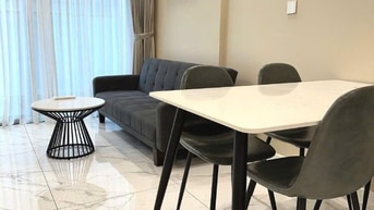 Căn hộ cao cấp Oriental Plaza 79m2 2PN, Full nội thất bang cong lớn