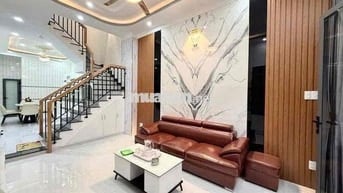 45m2 vuông vức, Nhà mới,Xe Hơi Vào Nhà, Đường Lê Lợi