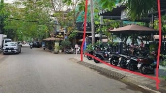 Cho thuê góc 2 MT Trần Thị Liền , DT : 10x20 , 1 trệt 1 lầu . Giá :30T