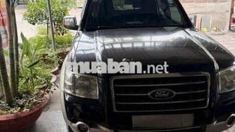 Ford Everest SUV Đen Tiết kiệm nhiên liệu