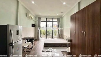 Căn hộ studio 35m2 balcony view bờ kè gần cầu Kiệu, chợ Tân Định