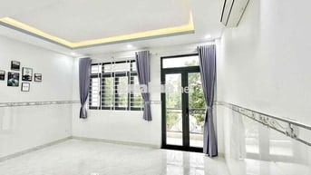Phòng ban công, KDC 13E Intresco, Bình Chánh, sau ĐH Văn Hiến, UEH