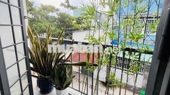 PHÒNG BAN CÔNG FULL NỘI THẤT -CẠNH QUẬN 7
