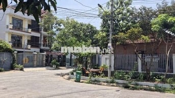 Cho thuê nhà mặt tiền góc phố dài 31 mét.  Khu dân cư Vĩnh Phú 2