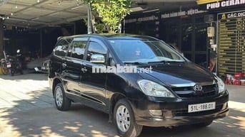 Toyota Innova 2.0G Số sàn màu Đen