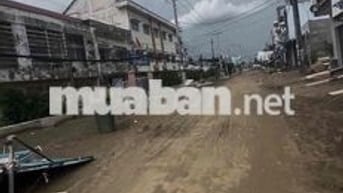 đất nền toàn bộ thổ cư gần lộ lớn đang làm