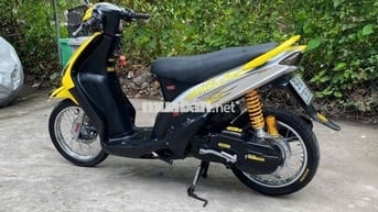 Yamaha Mio Thái Tự động Vàng, Đen