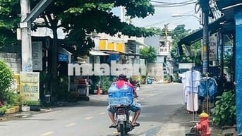 GIÁ 2 TỶ 8 BÁN NHÀ 80m2 HÓC MÔN , HXH , 2PN , SƠN LẠI Ở ĐẾN TRỌN ĐỜI .