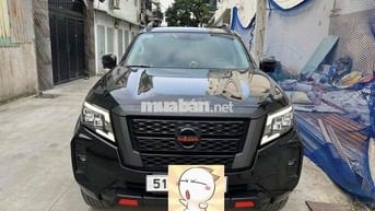 Nissan Navara Pro 4X 2022 33.000 km Đen