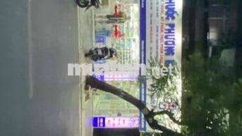 Bán căn hộ chung cư mặt đường E8 Phương Mai T1