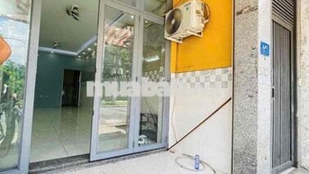 mặt tiền 357 Tân Sơn, 4,2x15m, 2 lầu, 3 máy lạnh
