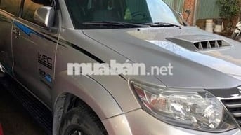 Toyota Fortuner 2015 Máy dầu Số sàn Bạc