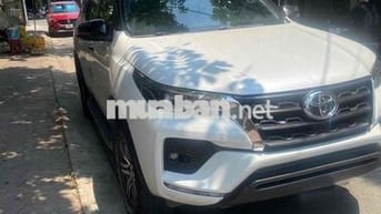 Toyota Fortuner 2021 Số sàn Trắng