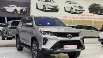 Toyota Fortuner Legender 2022 2.8L 4x4 AT Bạc