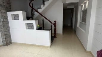 Cho Thuê NHÀ MẶT TIỀN HUỲNH VĂN BÁNH, KINH DOANH TỰ DO, 6PN giá 35tr