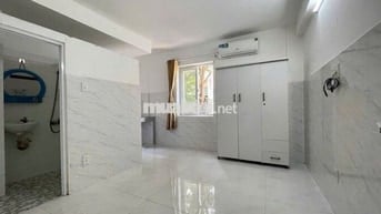 Studio cửa sổ trời máy lạnh gần VLU IUH giá rẻ