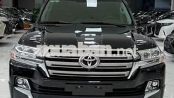 Toyota Land Cruiser 4.6 V8 sản xuất 2020.