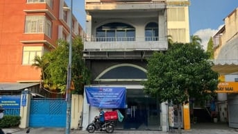 Bán MT ngang lớn 6m đường Lạc Long Quân Q.11, Cn 95m, 3 tầng,giá 29 tỷ