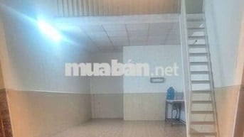 Cho thuê nhà cấp 4 dt 4 x9 gác lửng