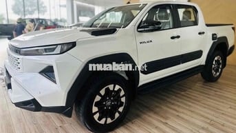 Toyota Hilux Trắng 2 cầu sẵn xe giao sớm