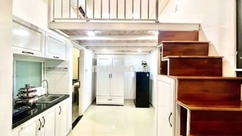 GÁC LỬNG CỬA SỔ THOÁNG NGAY PHỐ ẨM THỰC PHAN XÍCH LONG