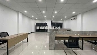Nguyên tầng văn phòng 100m2 full nội thất, thang máy, máy lạnh đầy đủ